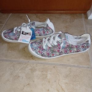 Brand new with tags Bobs by Sketchers dog sneakers size 8.